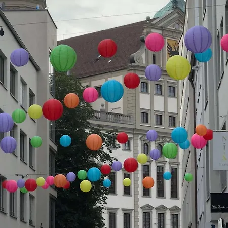 Goldenkey-suites - Luxury 'leopold Mozart' - 3 - Air Conditioning - Prime Location Rathausplatz Augsburg