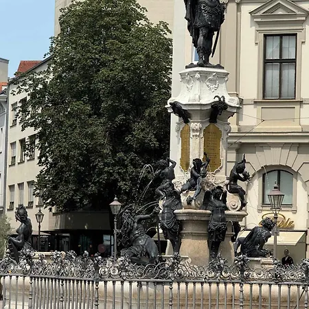 Goldenkey-suites - Luxury 'leopold Mozart' - 3 - Air Conditioning - Prime Location Rathausplatz Augsburg