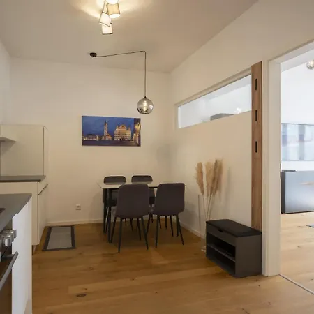 Goldenkey-suites - Luxury 'leopold Mozart' - 3 - Air Conditioning - Prime Location Rathausplatz Apartment Augsburg